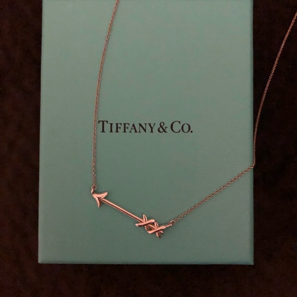 Palomas Graffiti Arrow Pendant 